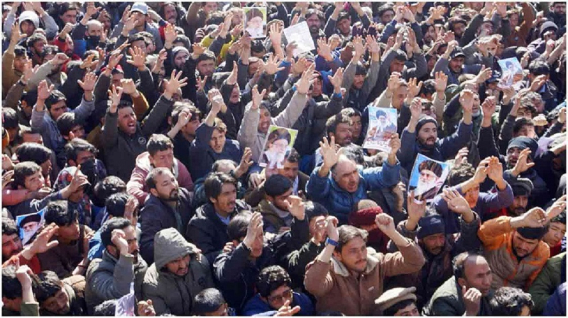 খামেনি হত্যার প্রতিবাদে পাকিস্তানে মার্কিন কনস্যুলেটে হামলা, নিহত বেড়ে ৯