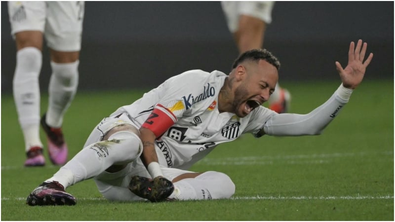 বিশ্বকাপের আগে ইনজুরিতে নেইমার