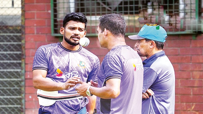 ফয়সালার ম্যাচ ঘিরে বাড়তি উত্তাপ