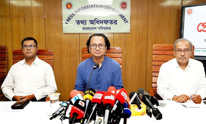 সাইবার বুলিংয়ের বিরুদ্ধে সরকার  কঠোর অবস্থান নিয়েছে: তথ্য উপদেষ্টা