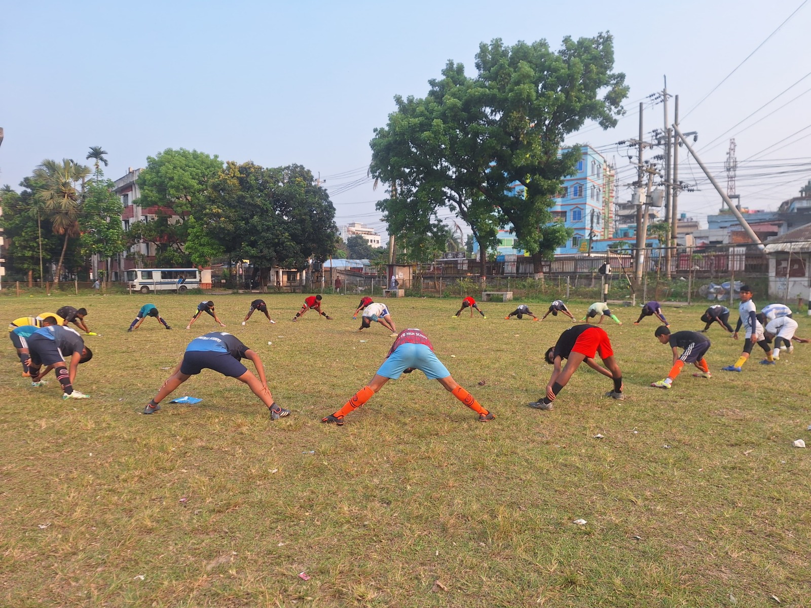এই একাডেমির প্রশিক্ষণার্থীদের ভর্তি ও মাসিক ফি খুবই কম