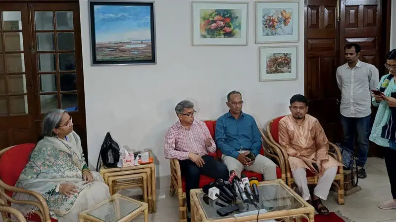 শিক্ষামন্ত্রীর বাসভবনে এক মতবিনিময়